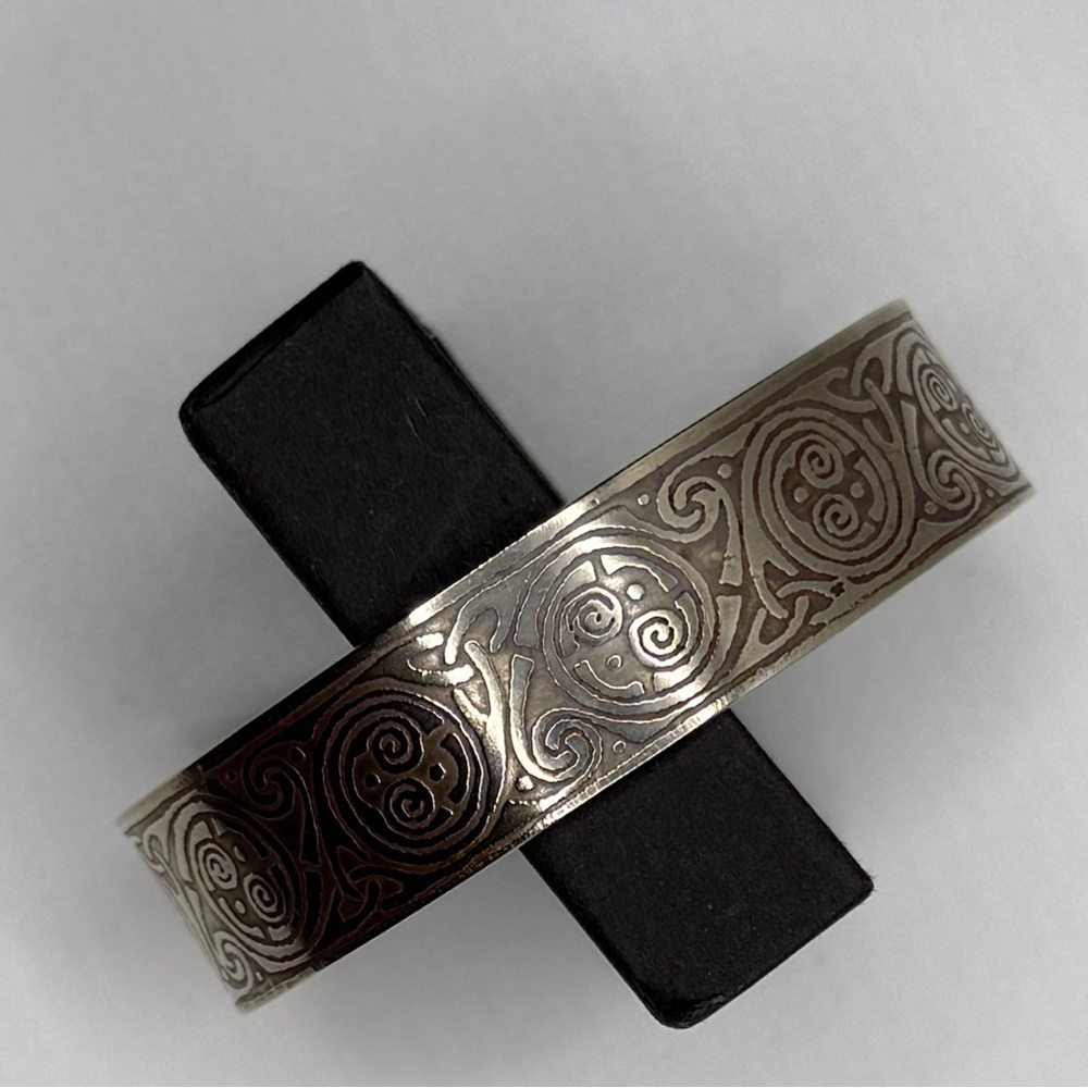Silver Celtic Etched Cuff Bracelet. - Picture 2 of 10